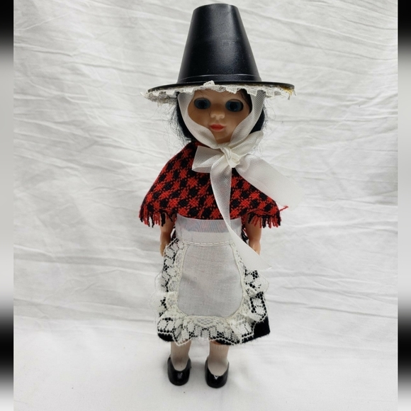 Two Vintage Welsh Wales Dolls British - Picture 9 of 10